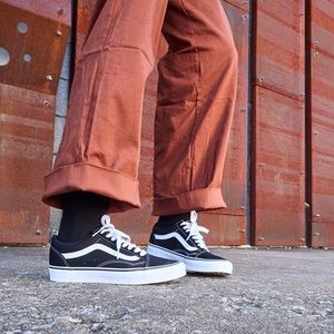 SZ 8 Men’s Vans Old Skool Skate Shoe - Black